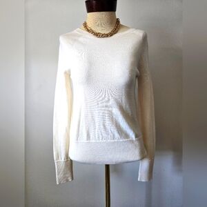 Banana Republic 100% Merino Wool Lighteight Off White Sweater. Size XS